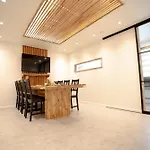6 Hongdae 5Br & 4Bath, Elevator, Free Wifi
