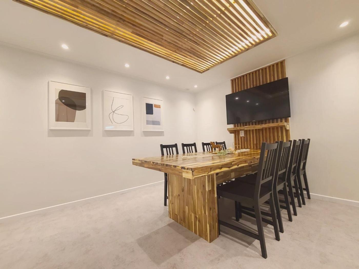 6 Hongdae 5br & 4bath, Elevator, Free Wifi Apartment *