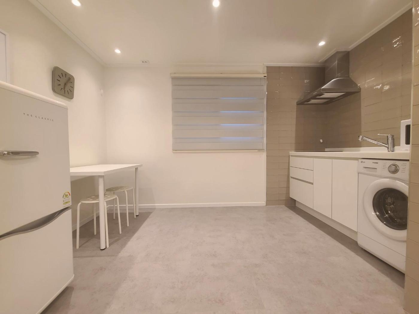 6 Hongdae 5br & 4bath, Elevator, Free Wifi * Seoul