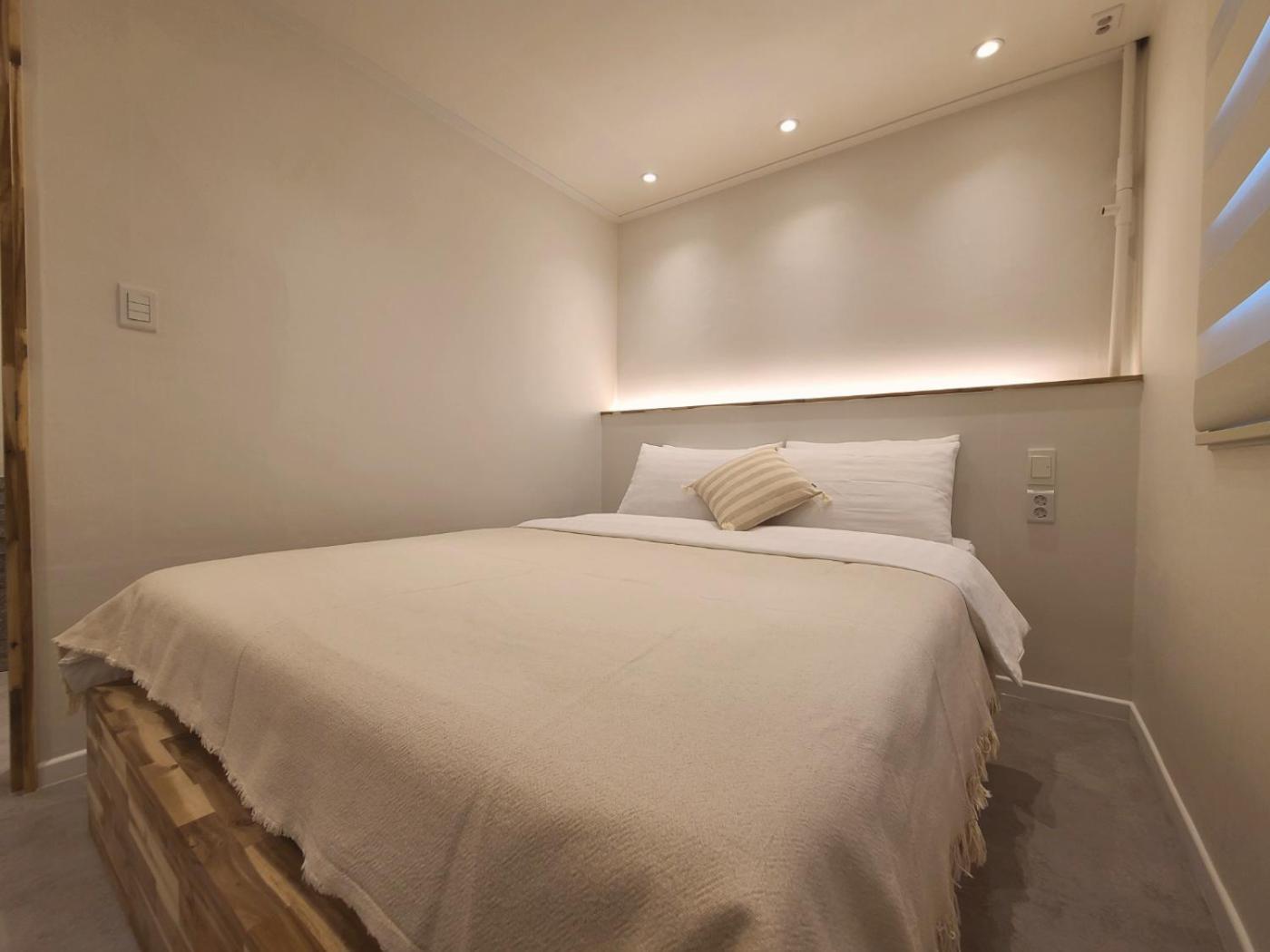 Apartment 6 Hongdae 5br & 4bath, Elevator, Free Wifi