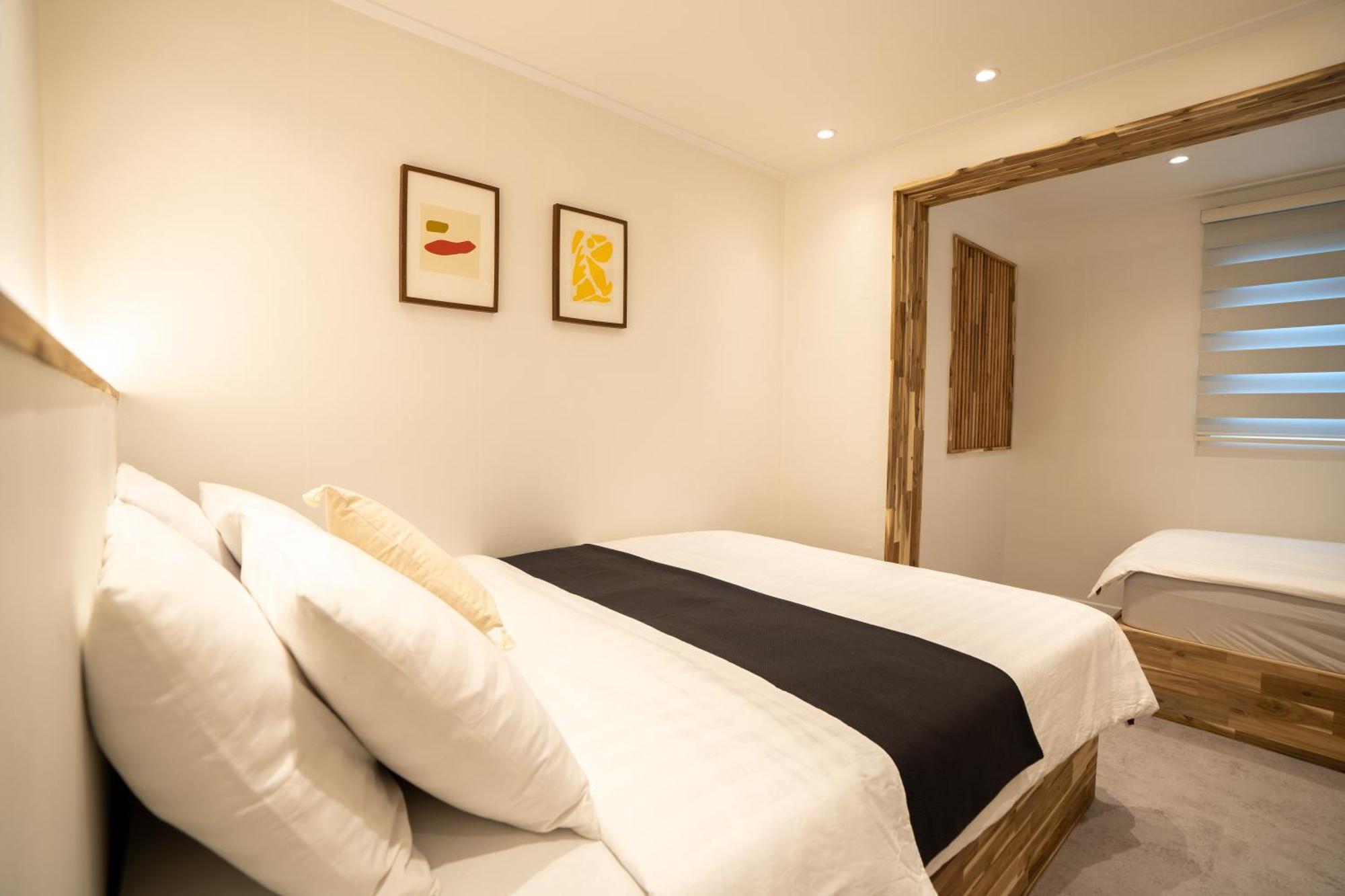 6 Hongdae 5br & 4bath, Elevator, Free Wifi Apartment Seoul