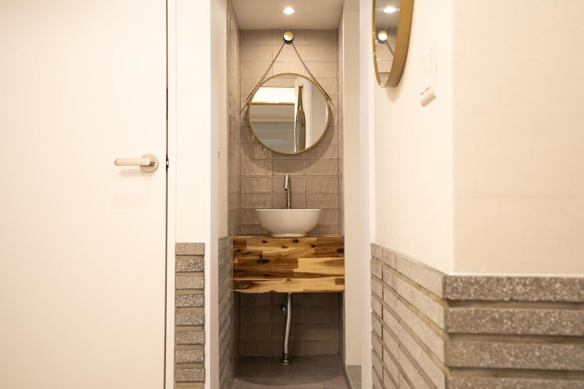 Apartment 6 Hongdae 5br & 4bath, Elevator, Free Wifi