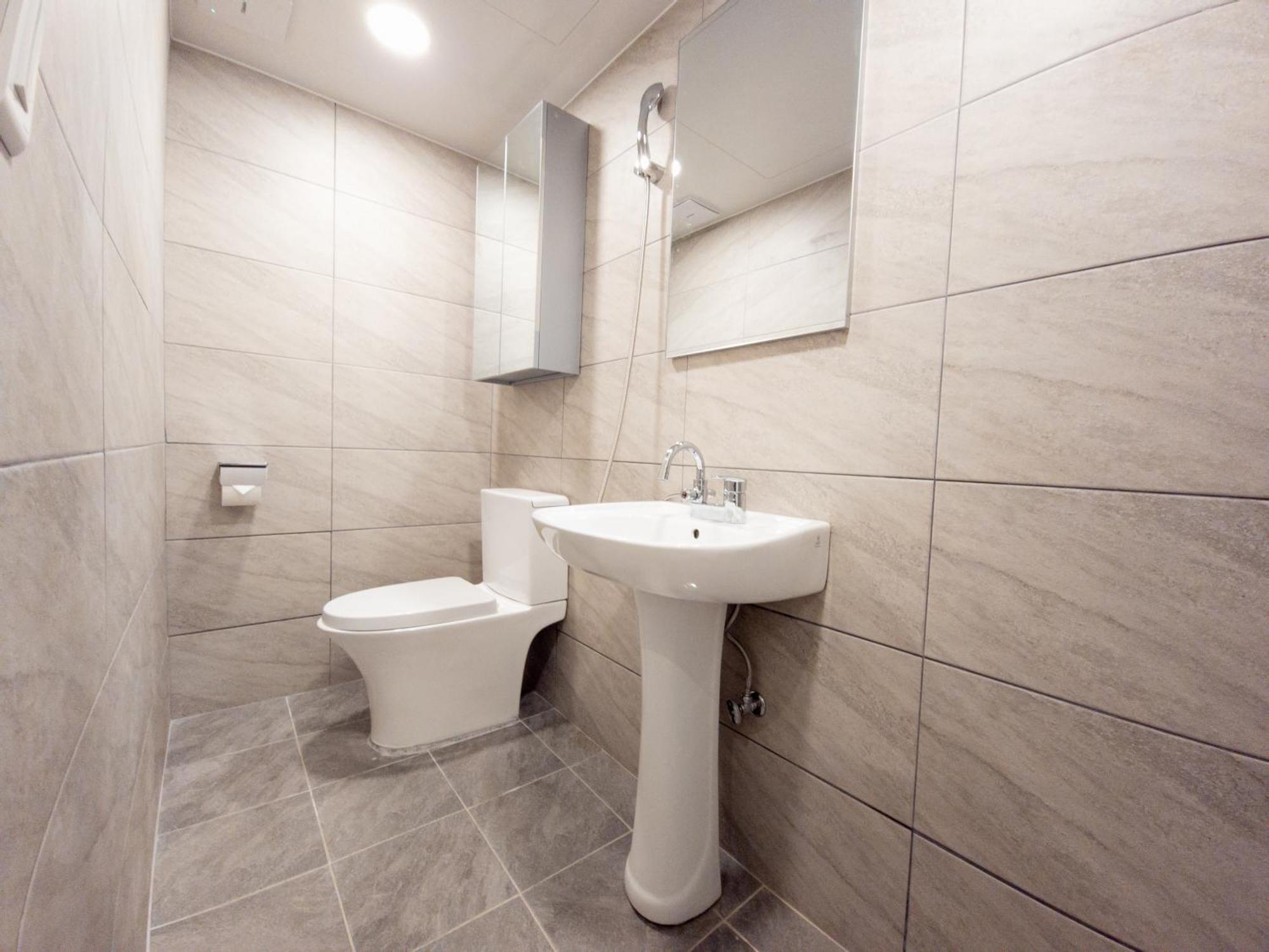 6 Hongdae 5br & 4bath, Elevator, Free Wifi Apartment Seoul