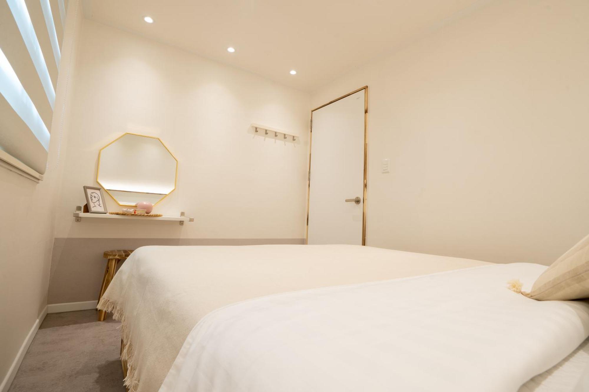 6 Hongdae 5br & 4bath, Elevator, Free Wifi