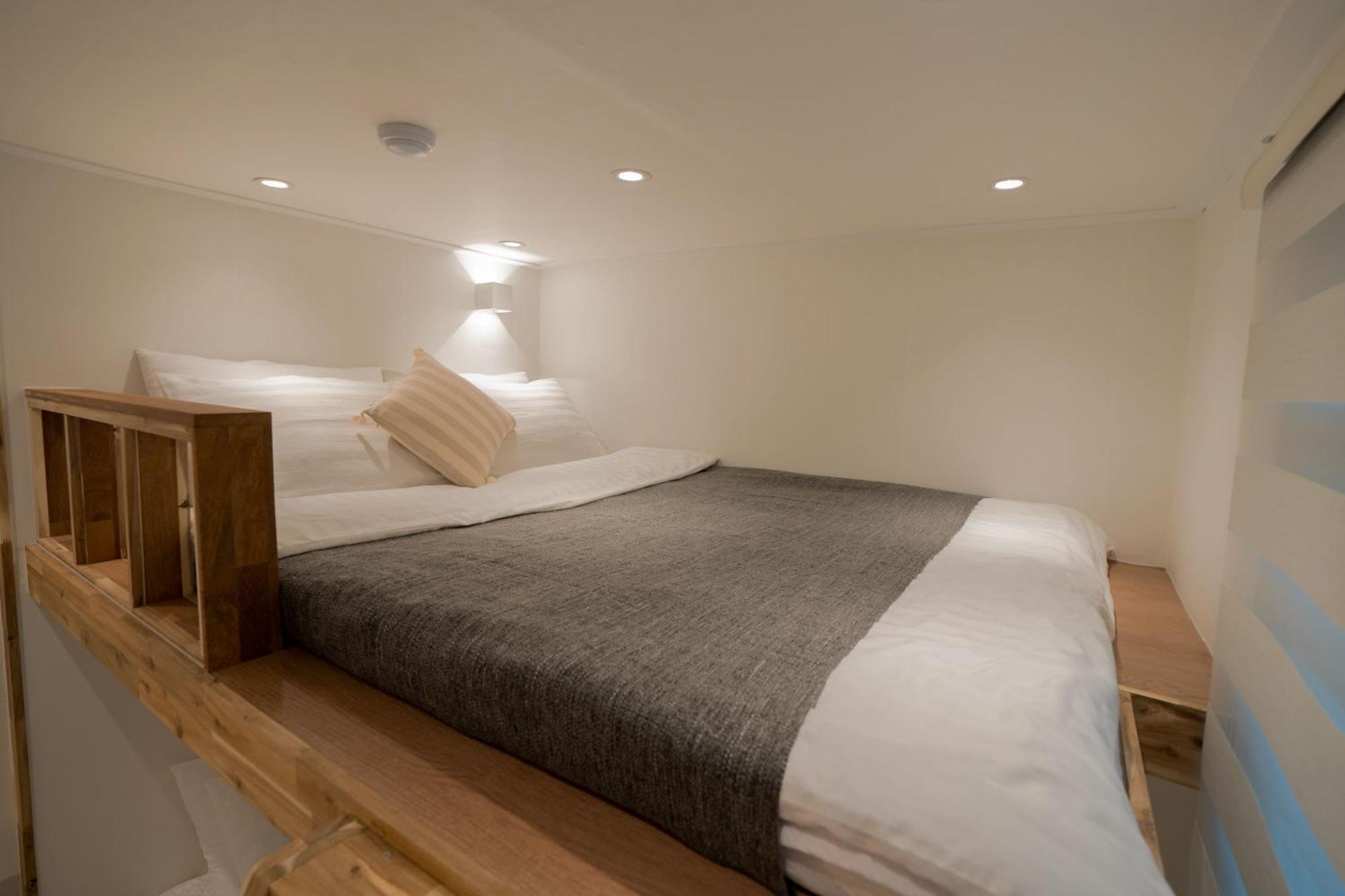 6 Hongdae 5br & 4bath, Elevator, Free Wifi * Seoul