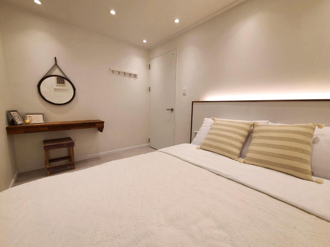 6 Hongdae 5br & 4bath, Elevator, Free Wifi Apartment Seoul