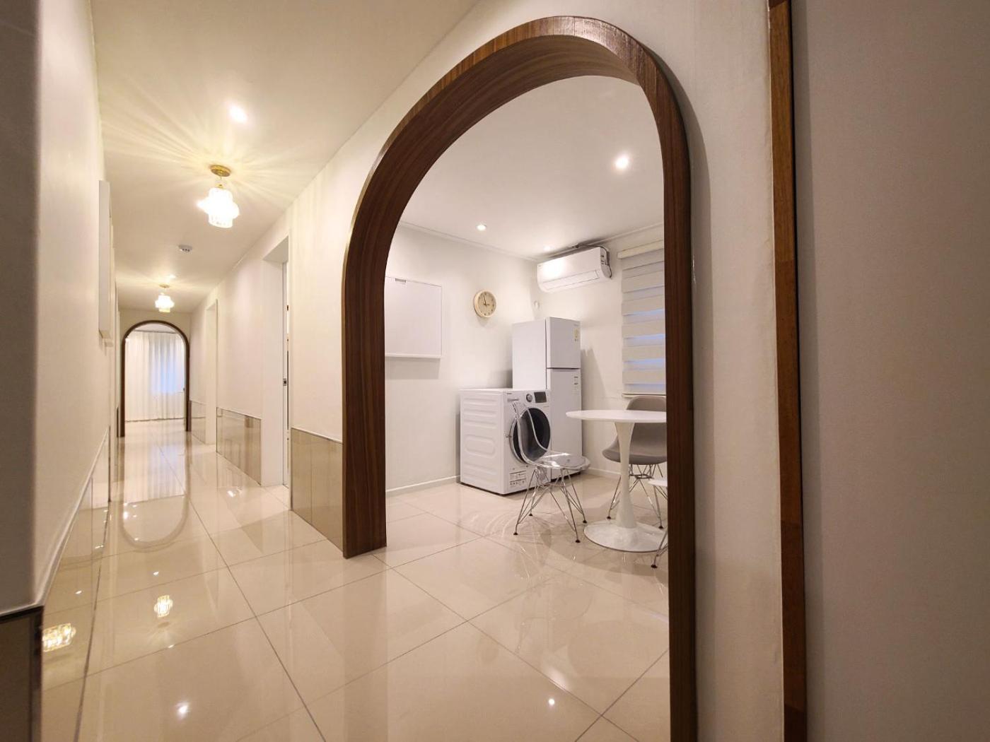 6 Hongdae 5br & 4bath, Elevator, Free Wifi Seoul