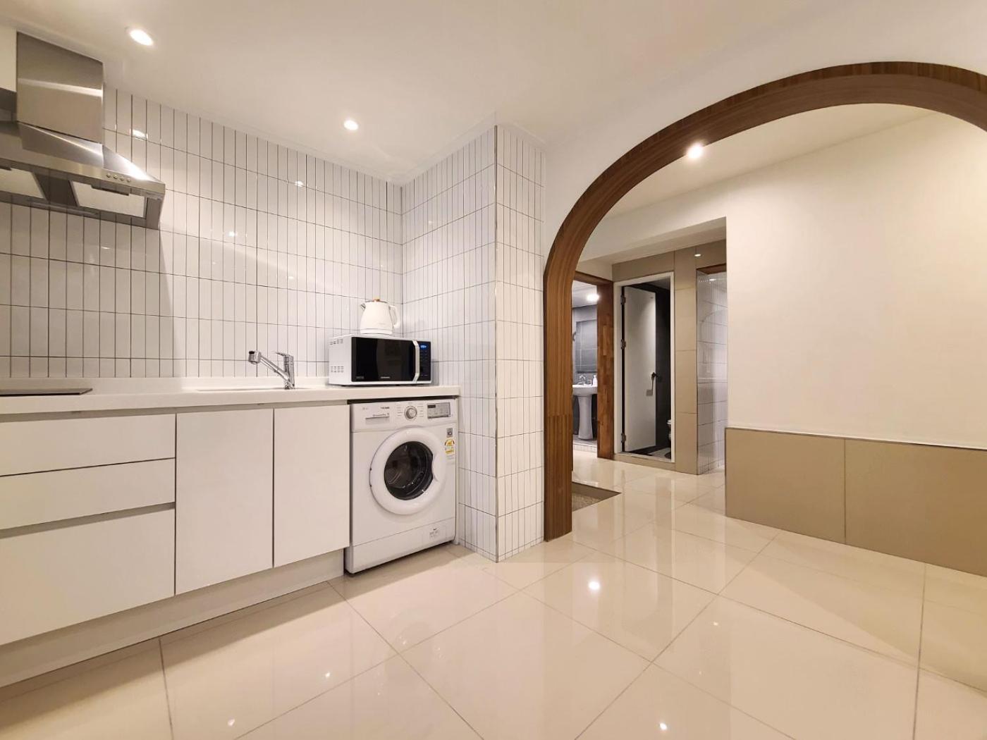 6 Hongdae 5br & 4bath, Elevator, Free Wifi Apartment Seoul