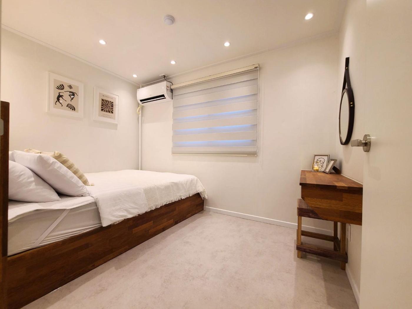 6 Hongdae 5br & 4bath, Elevator, Free Wifi Apartment *