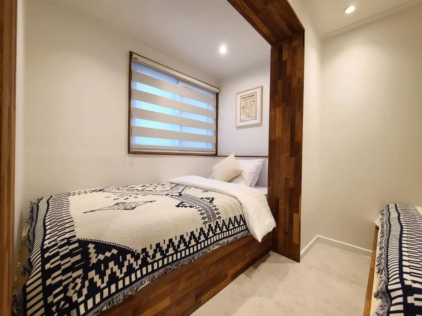 6 Hongdae 5br & 4bath, Elevator, Free Wifi * Seoul